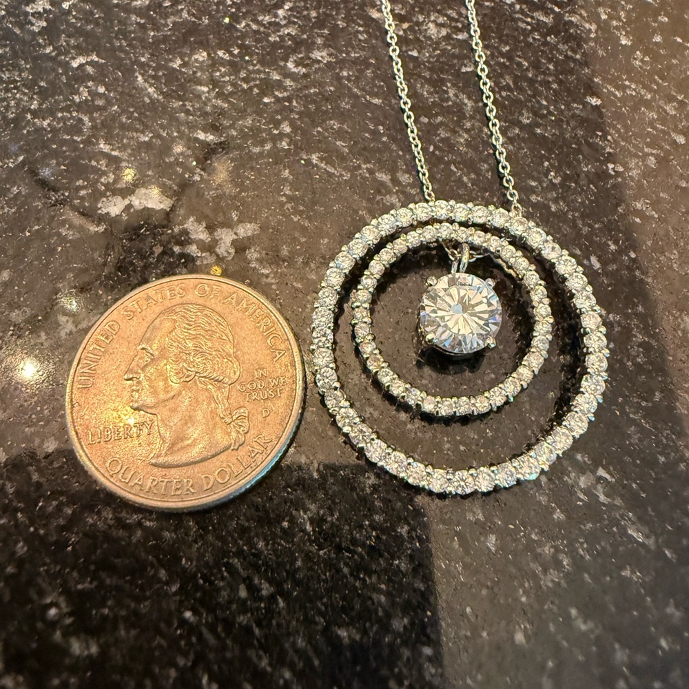 Elegant cz circle necklace - Picture 8 of 9